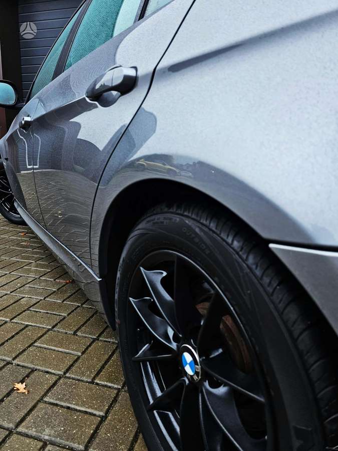 BMW 320 2011 — photo 24