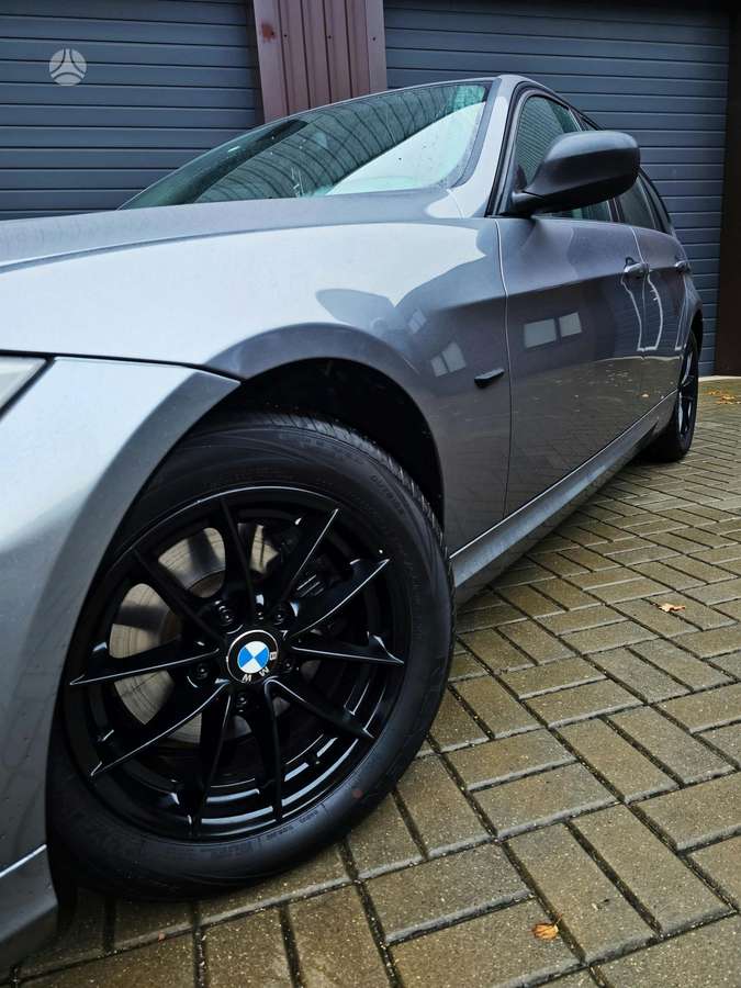 BMW 320 2011 — photo 31