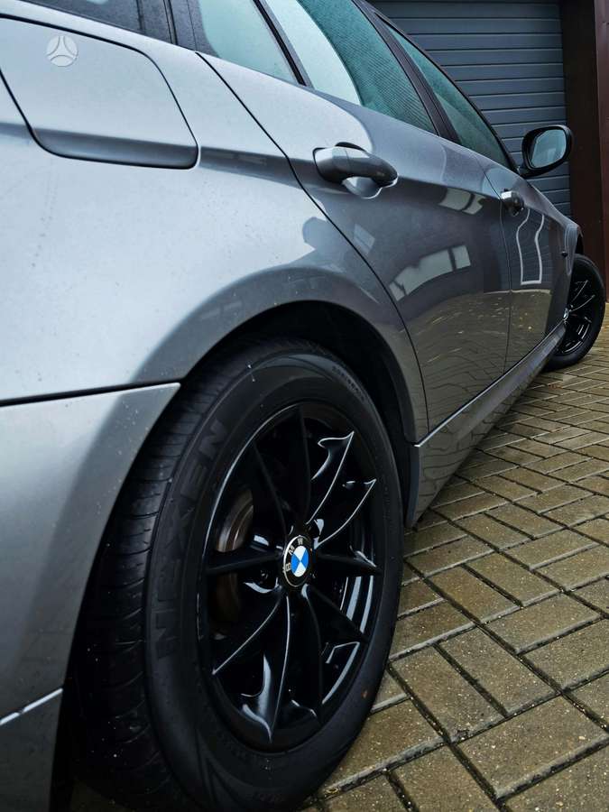 BMW 320 2011 — photo 39
