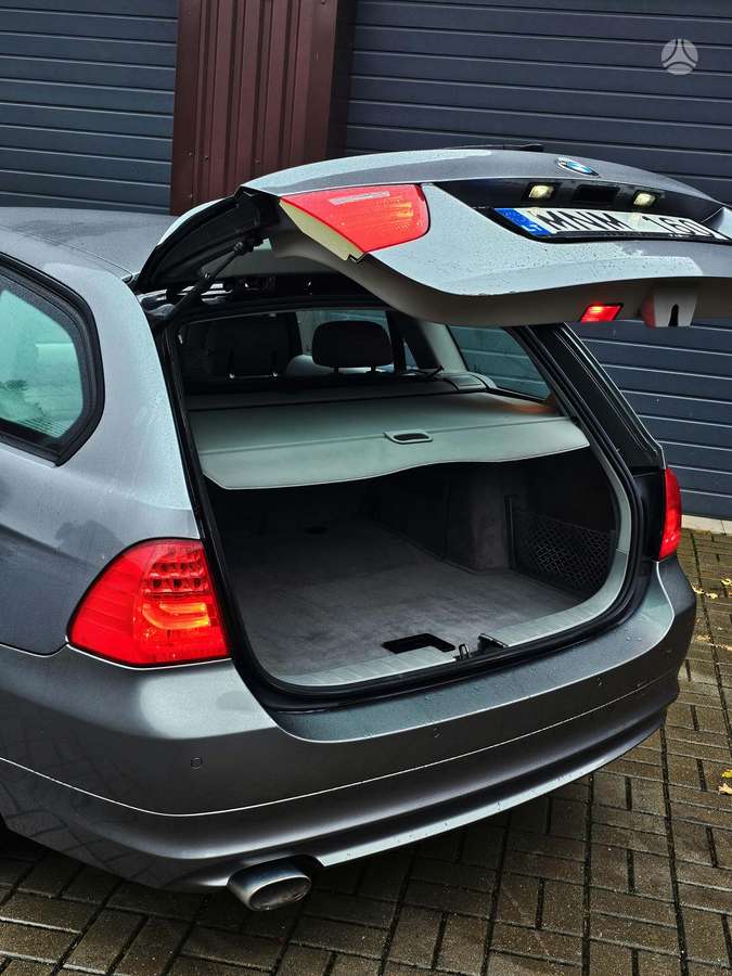 BMW 320 2011 — photo 43