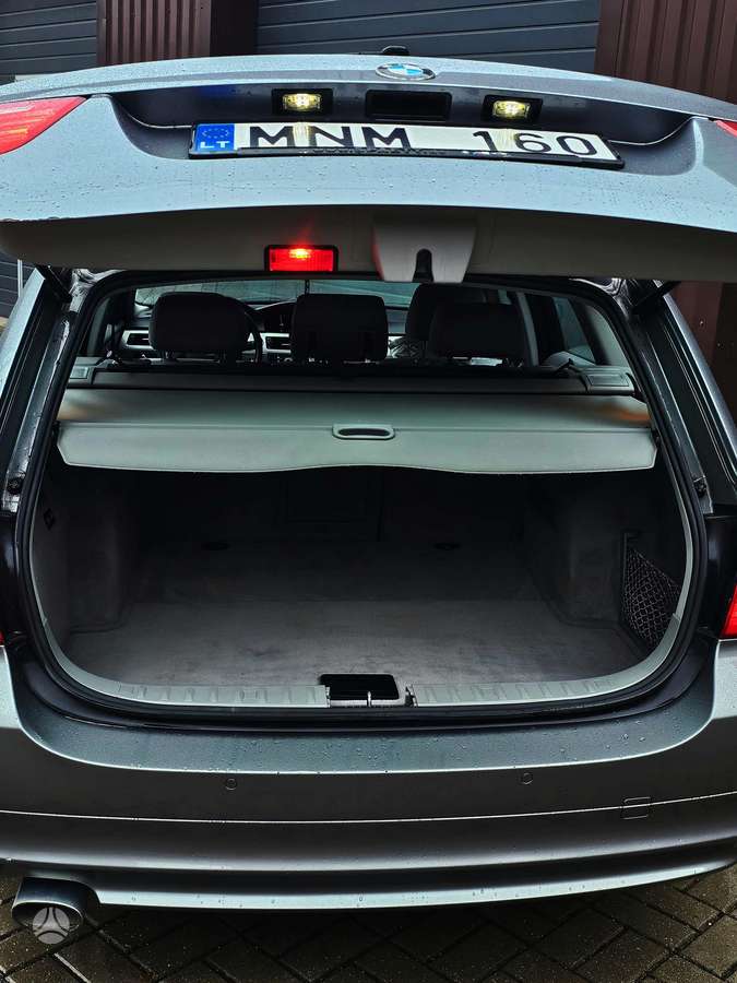 BMW 320 2011 — photo 44