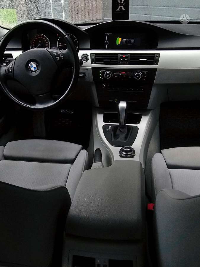 BMW 320 2011 — photo 46