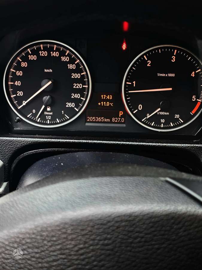 BMW 320 2011 — photo 51