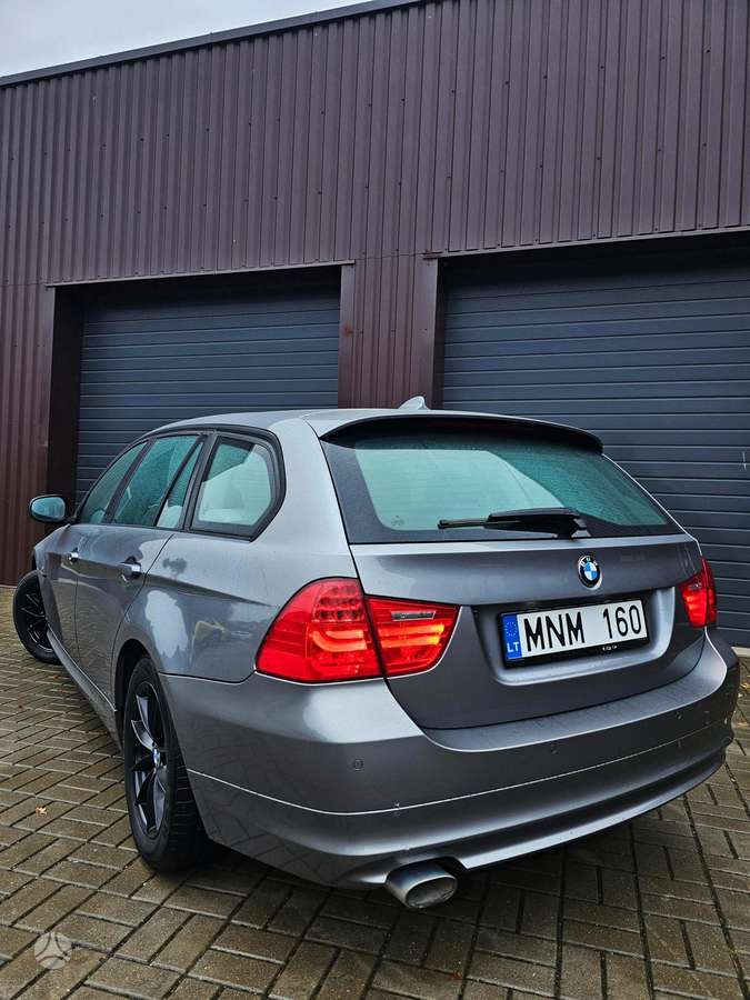BMW 320 2011 — photo 9