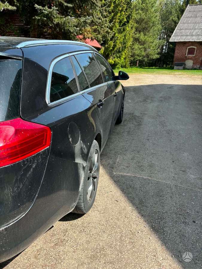 Opel Insignia 2013 — rear view