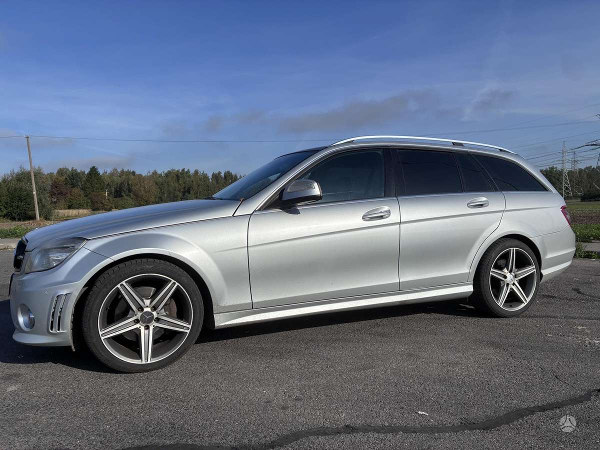 Mercedes-Benz C320 2008 — rear view