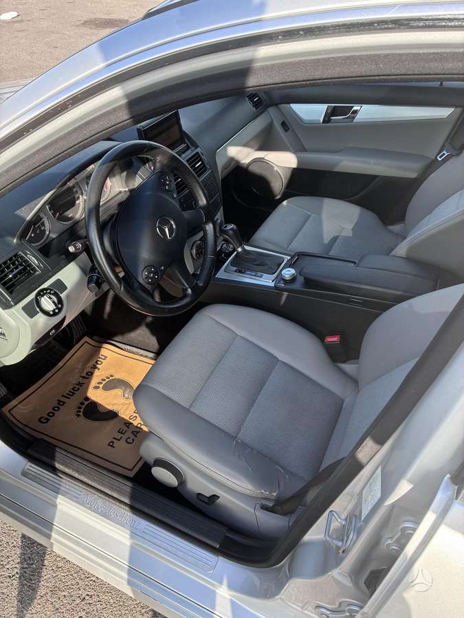Mercedes-Benz C320 2008 — photo 6