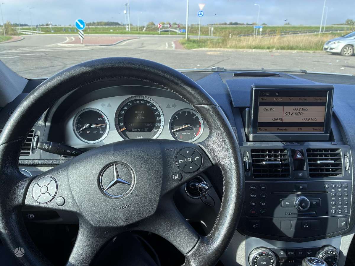 Mercedes-Benz C320 2008 — photo 8