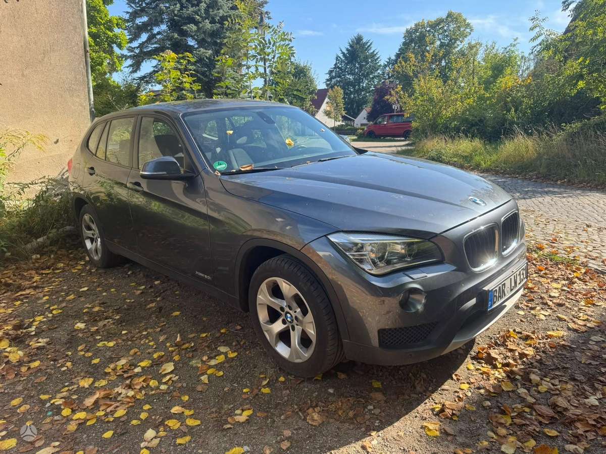 BMW X1 2013 — вигляд ззаду