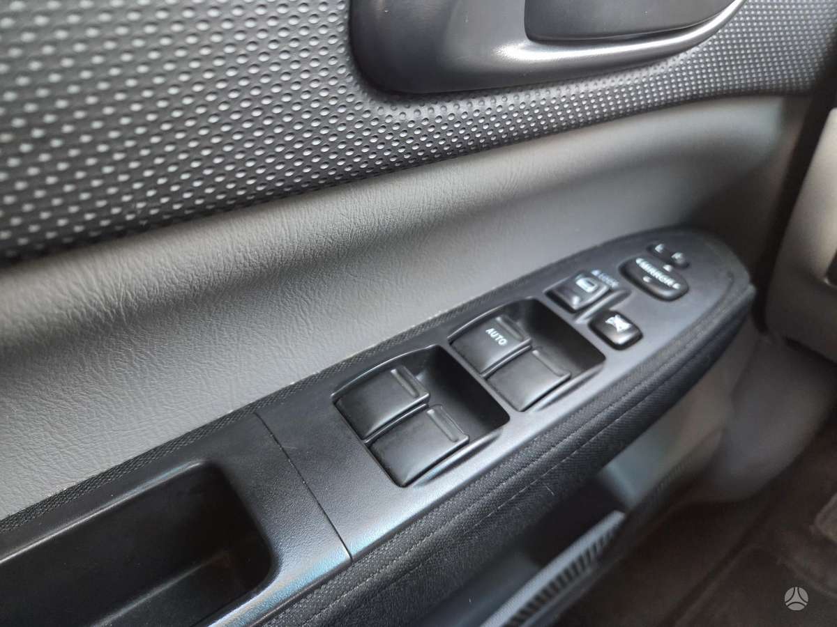 Subaru Forester 2006 — photo 22