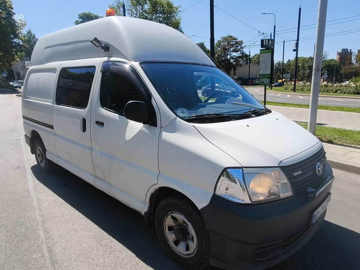 Toyota Hiace 2008 — салон