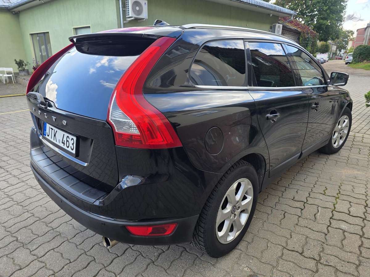 Volvo XC60 2013 — салон