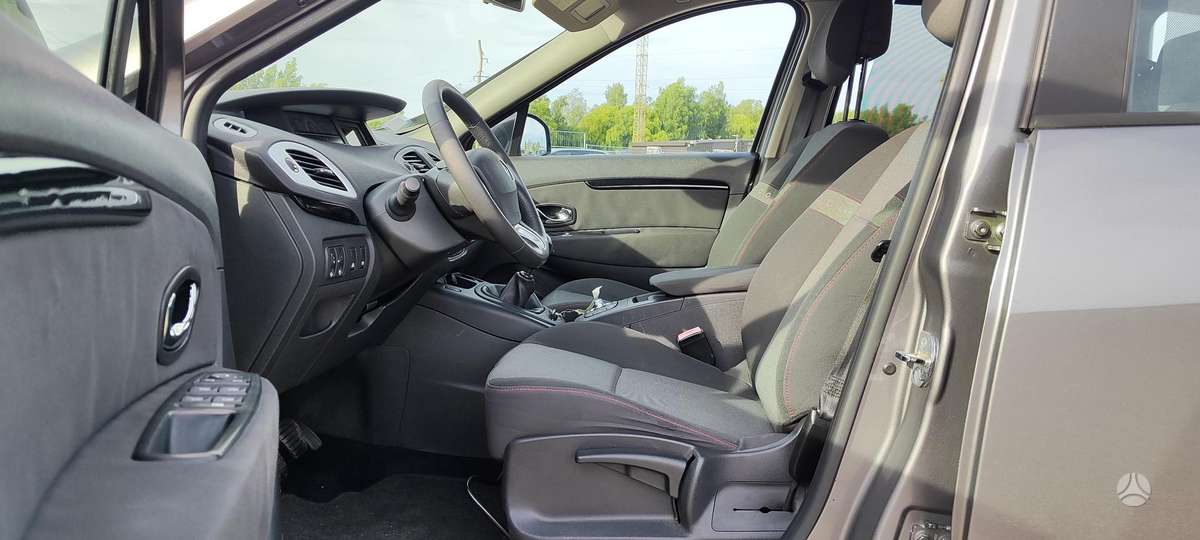 Renault Scenic 2012 — photo 10