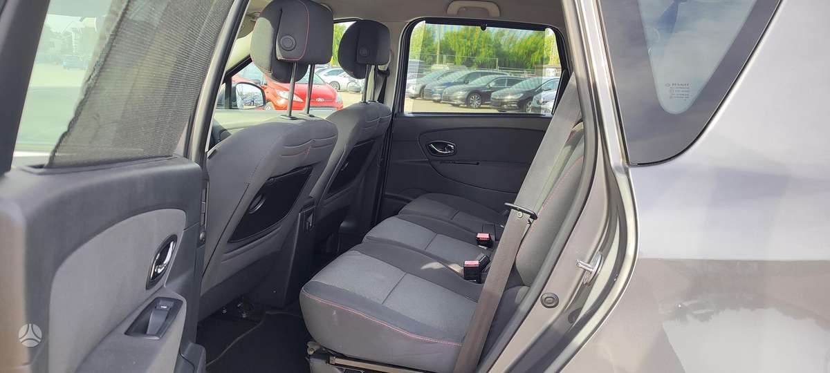 Renault Scenic 2012 — photo 13