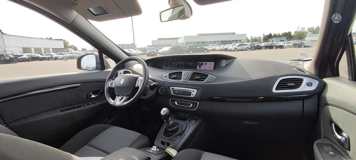Renault Scenic 2012 — photo 16