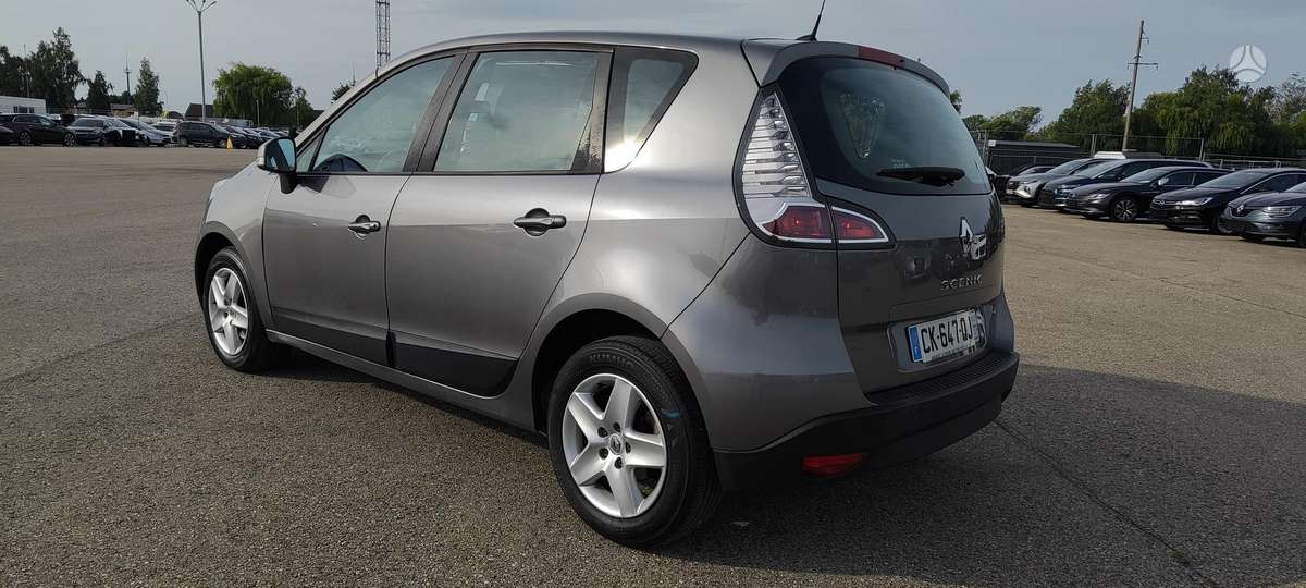 Renault Scenic 2012 — engine 1598 cm³, 131 HP (96kW)