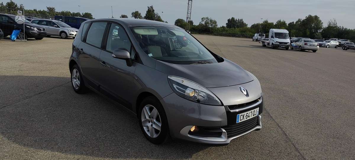 Renault Scenic 2012 — photo 8