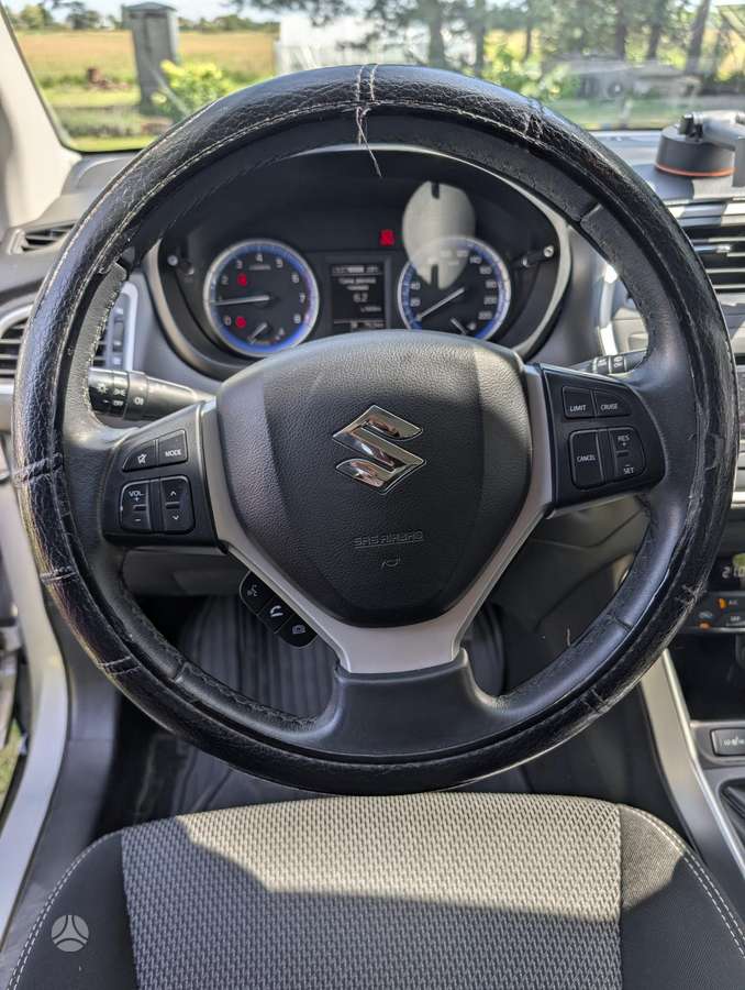 Suzuki SX4 2014 — interior