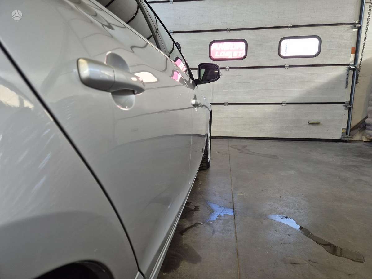 Volvo V60 2015 — photo 11