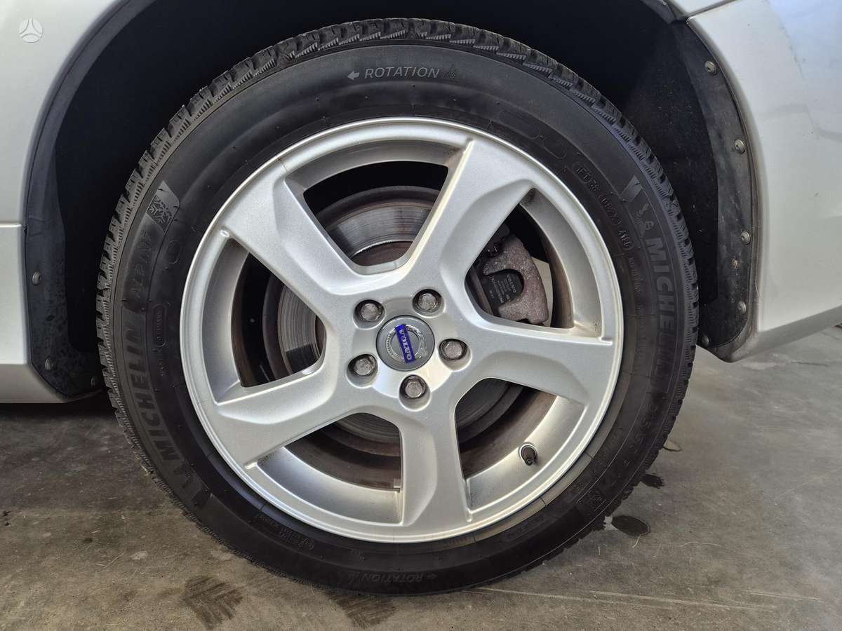 Volvo V60 2015 — photo 12