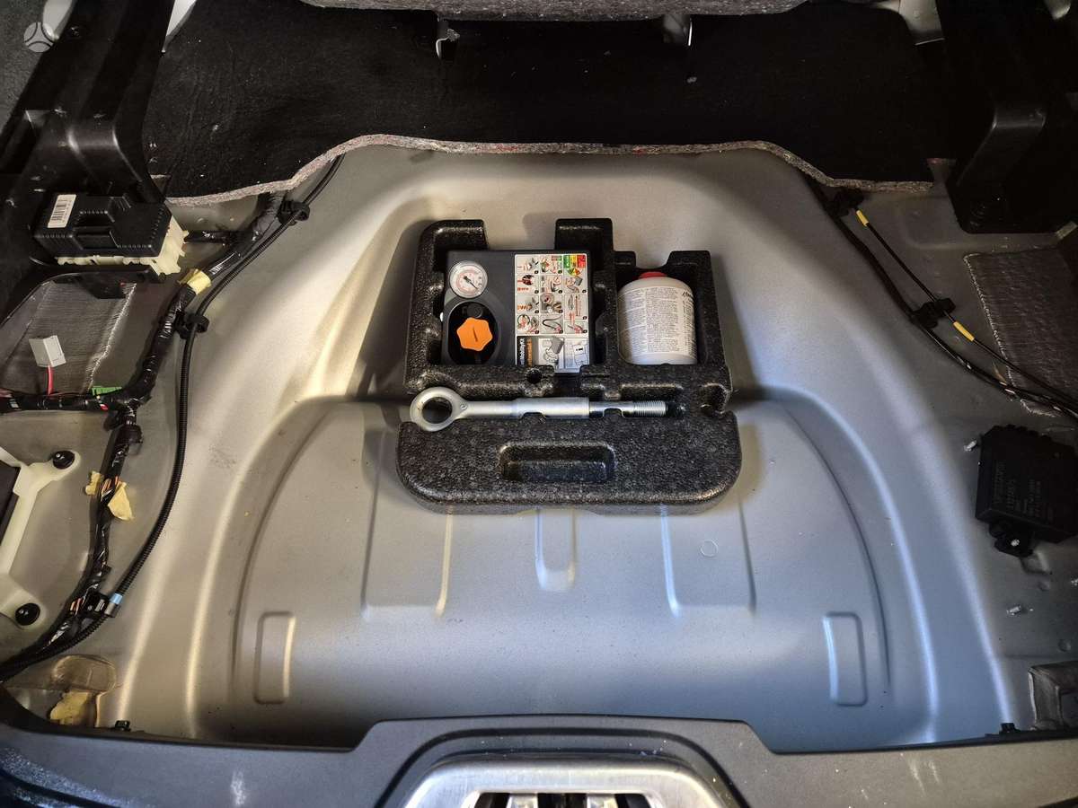 Volvo V60 2015 — photo 26