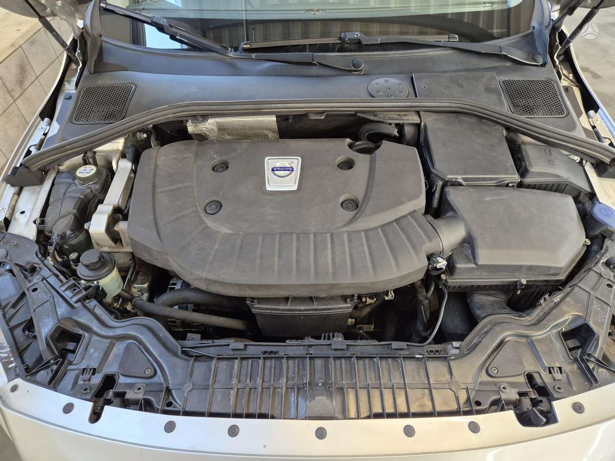 Volvo V60 2015 — photo 27