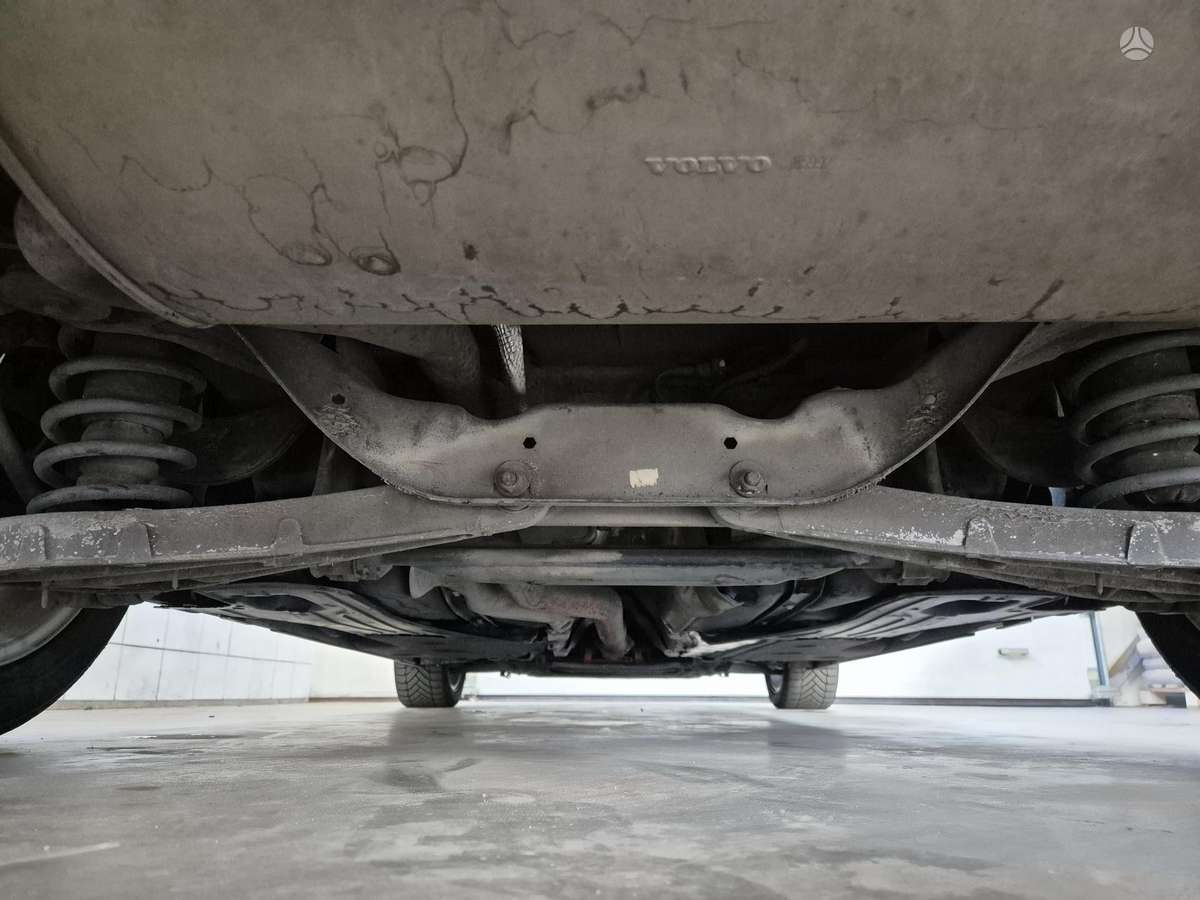 Volvo V60 2015 — photo 28