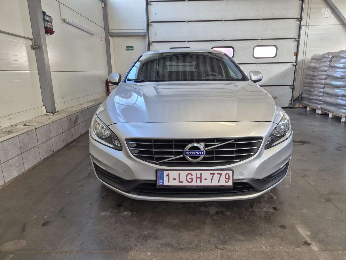 Volvo V60 2015 — photo 6