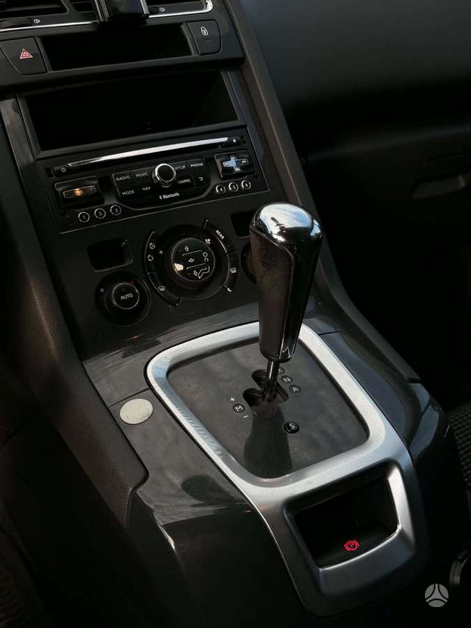 Peugeot 5008 2013 — photo 15