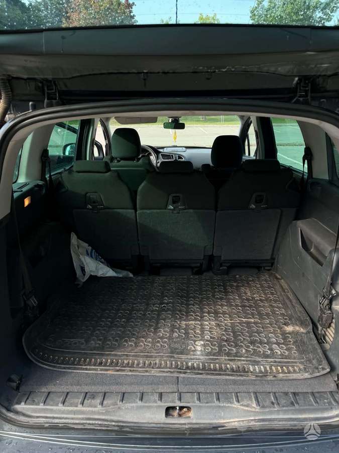 Peugeot 5008 2013 — photo 16