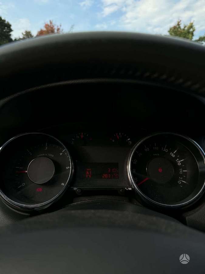 Peugeot 5008 2013 — photo 17