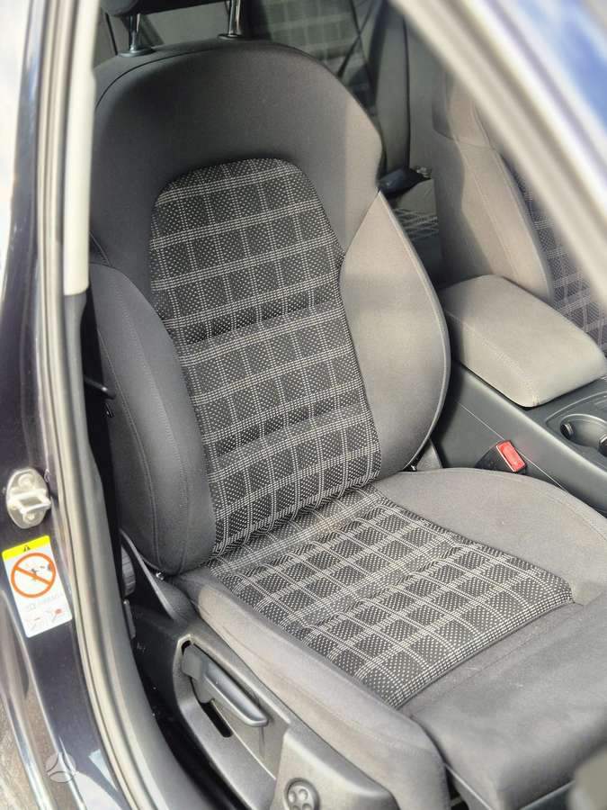 Audi A4 2013 — photo 18