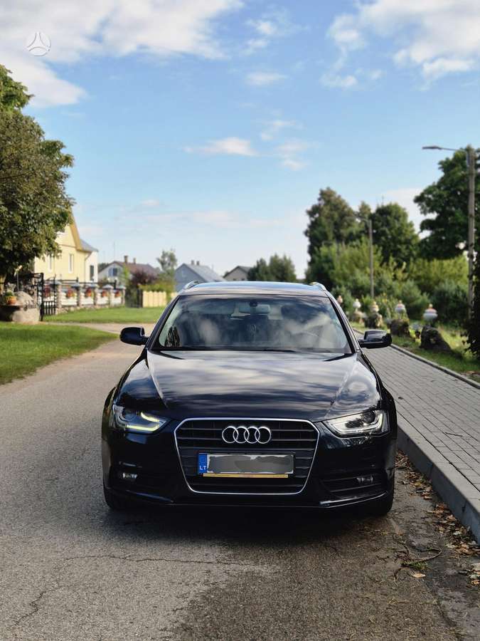 Audi A4 2013 — rear view