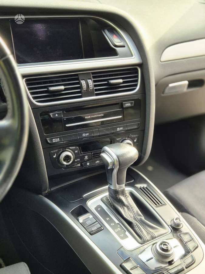 Audi A4 2013 — photo 20