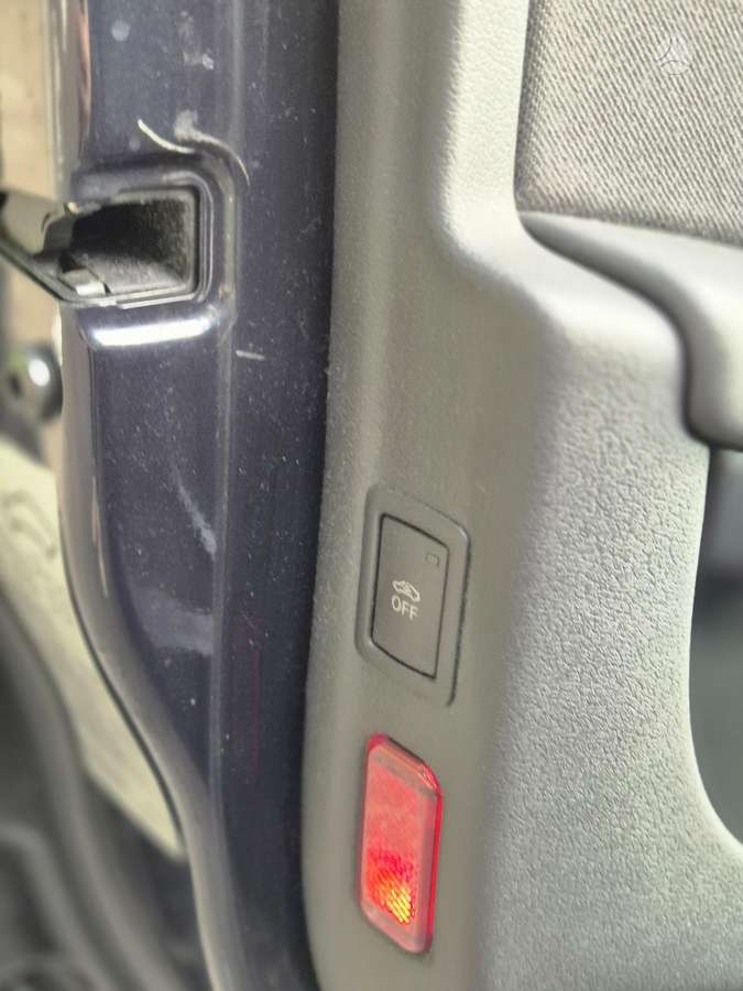 Audi A4 2013 — photo 28