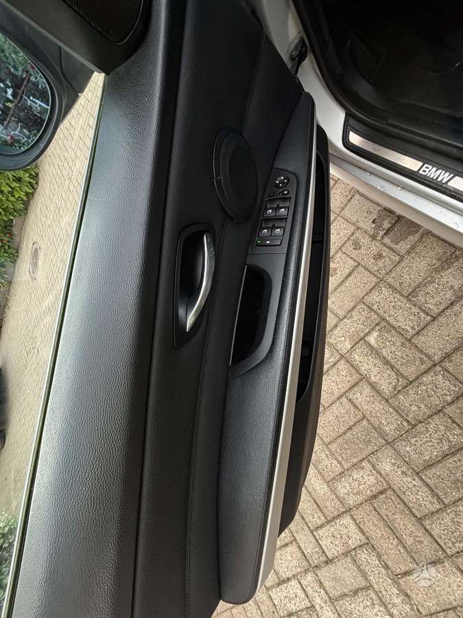 BMW 325 2008 — photo 13