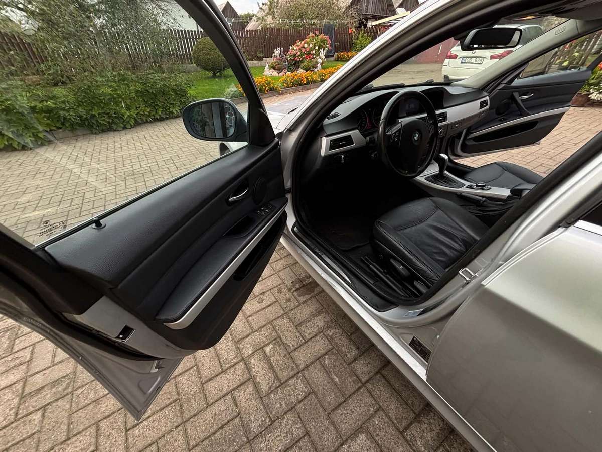 BMW 325 2008 — photo 9