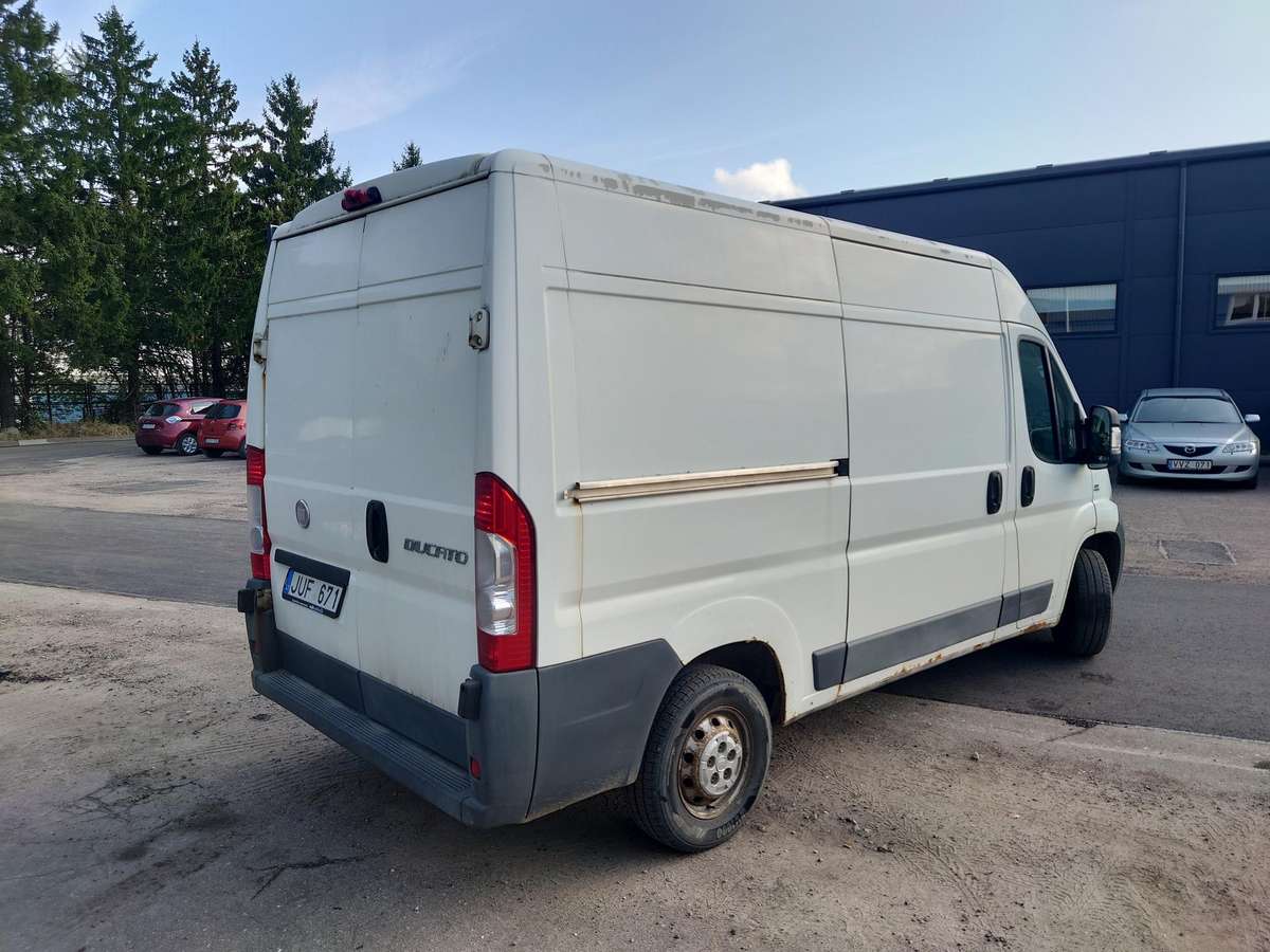 Fiat Ducato 2011 — interior