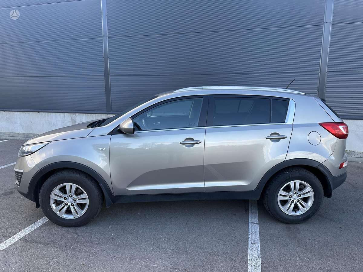 Kia Sportage 2013 — rear view