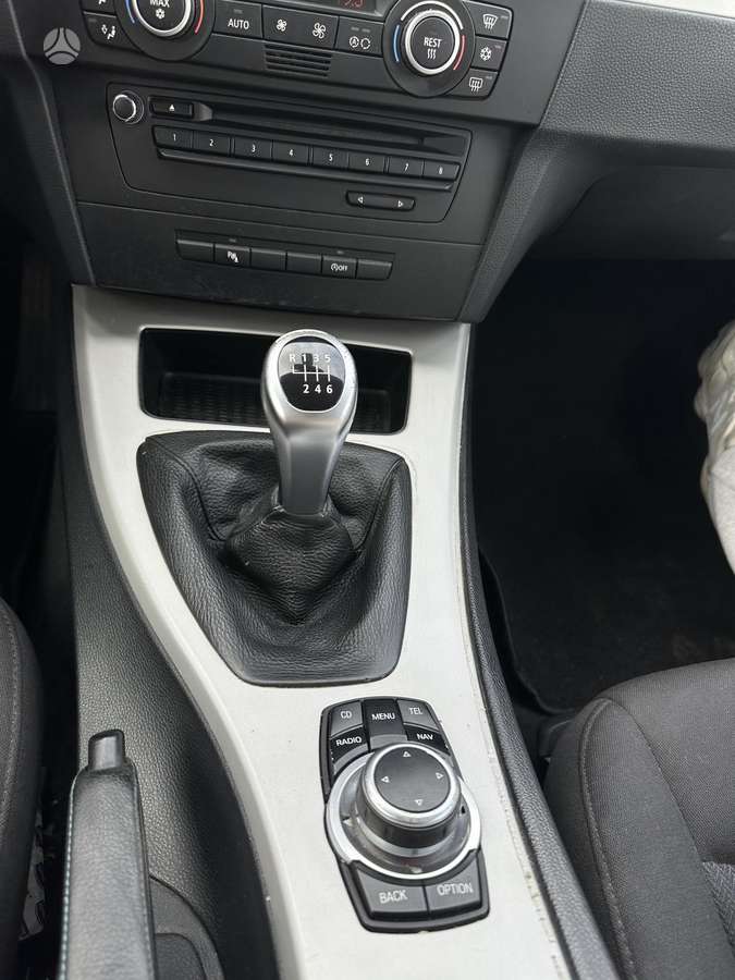 BMW 320 2009 — photo 15