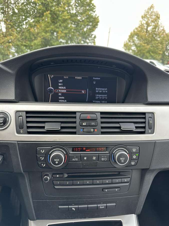 BMW 320 2009 — photo 16