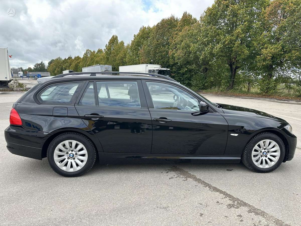 BMW 320 2009 — photo 5