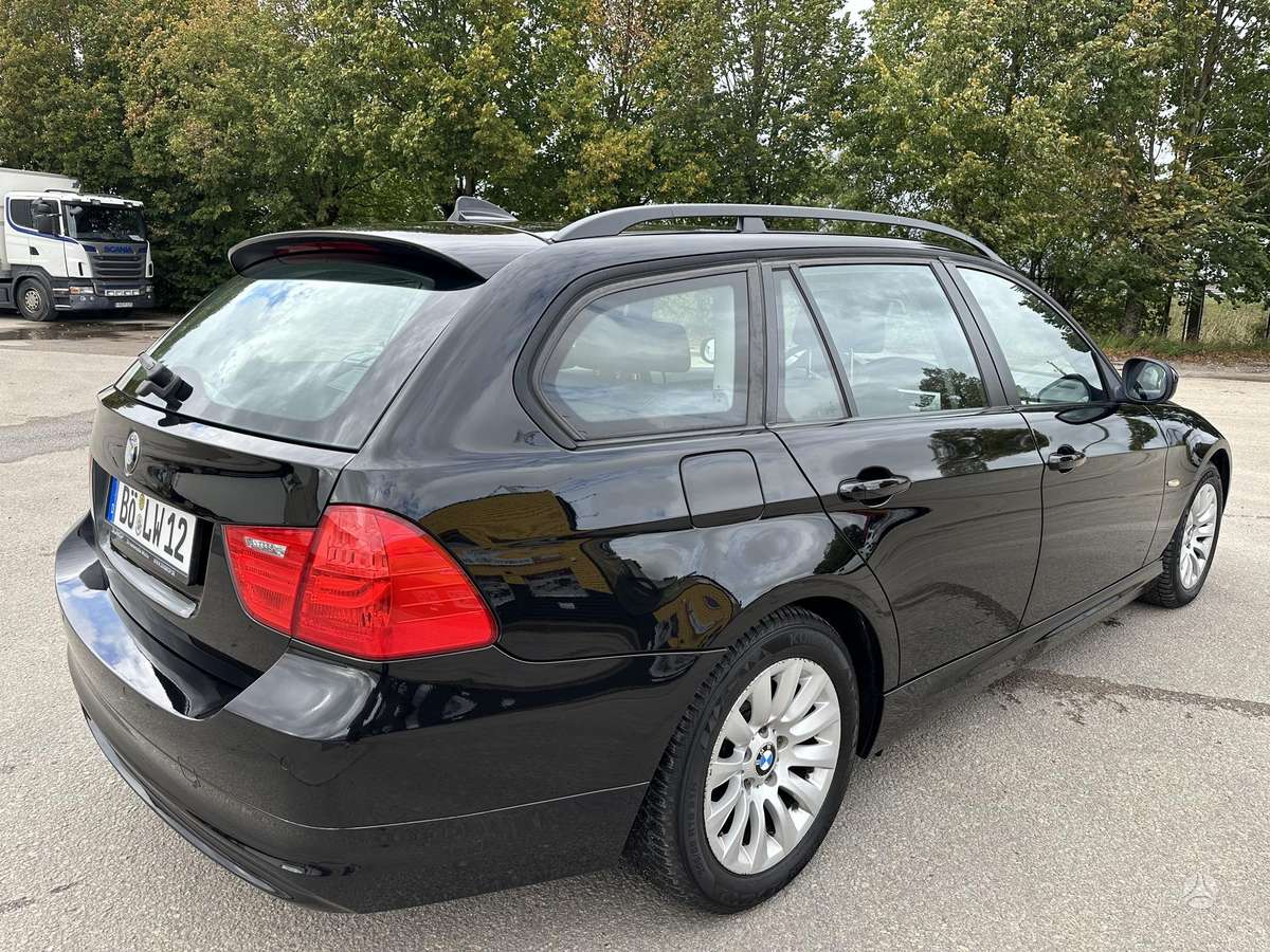 BMW 320 2009 — photo 6