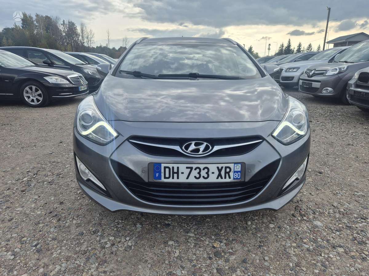 Hyundai i40 2014 — вигляд ззаду