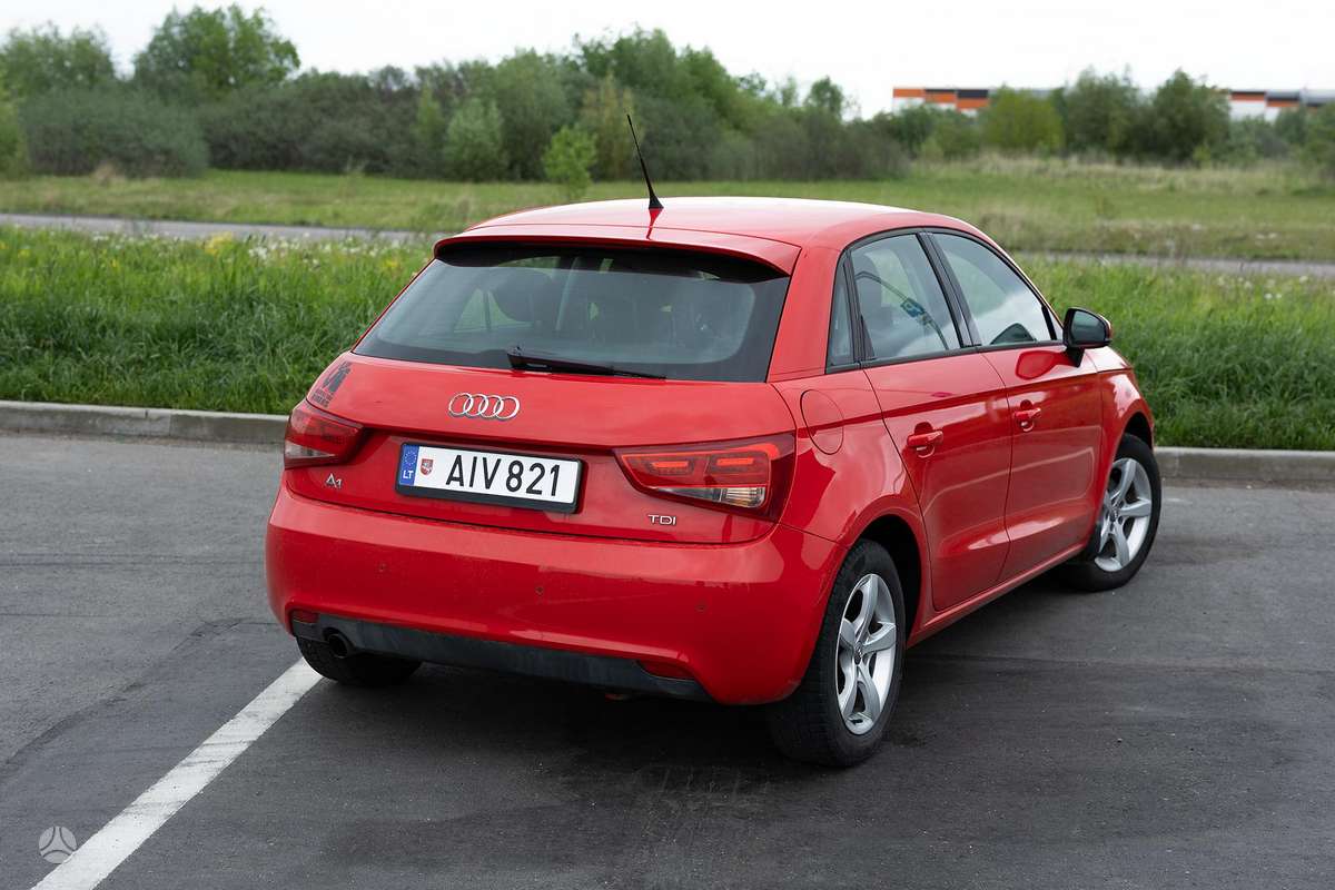 Audi A1 2012 — engine 1598 cm³, 90 HP (66kW)