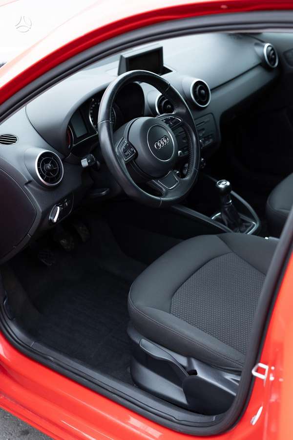 Audi A1 2012 — photo 8