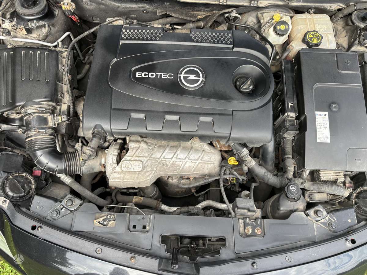 Opel Insignia 2013 — photo 12