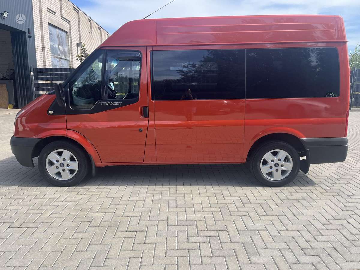Ford Transit 2012 — rear view