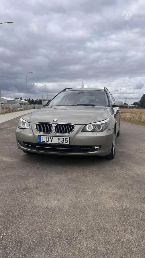 BMW 530 2008 — rear view