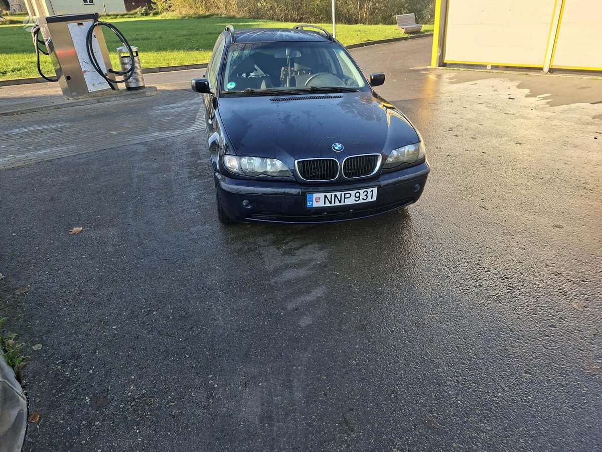 BMW 320 2004 — вигляд ззаду